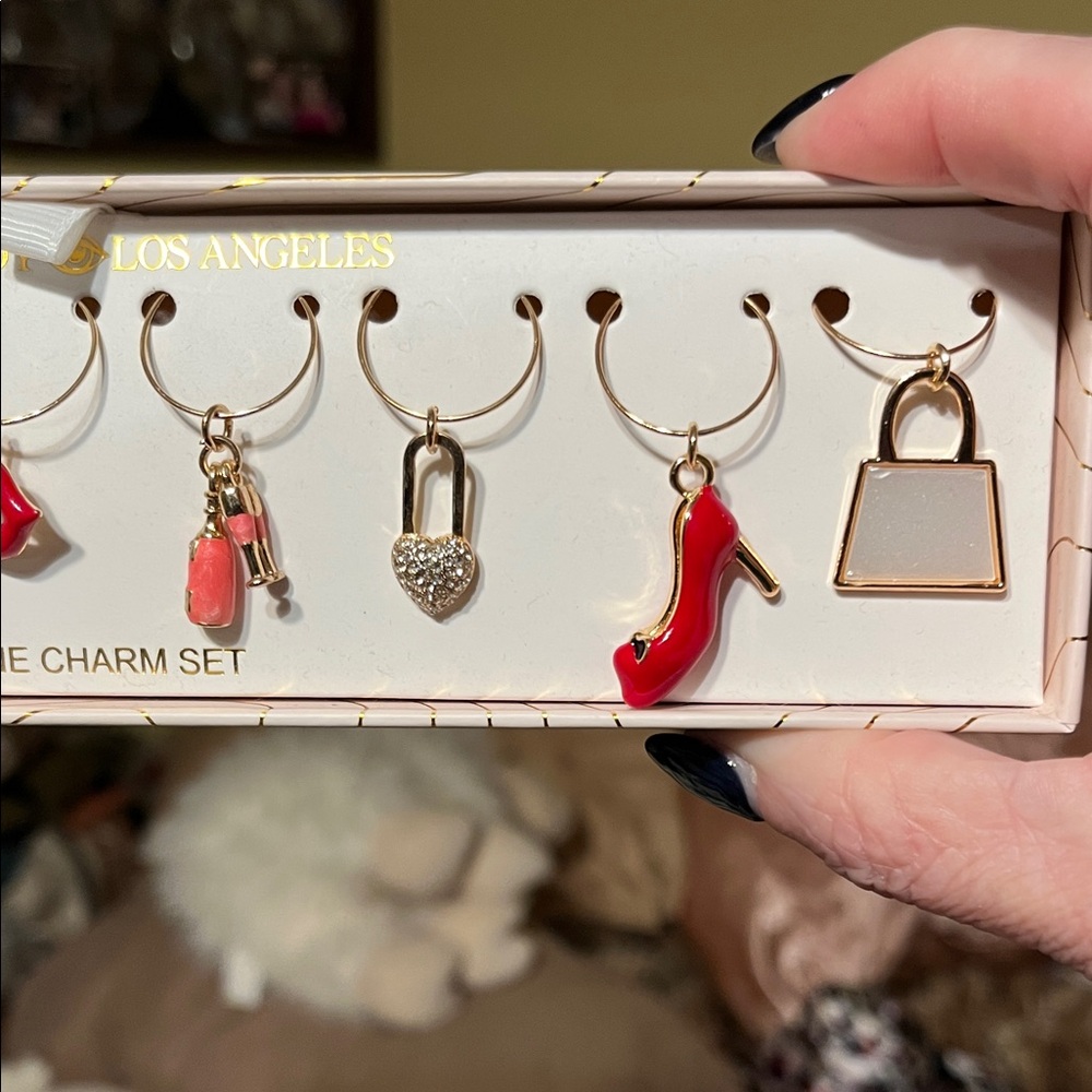 NIB Eye Candy Los Angeles Wine Charm Set 8 Charms mark your wine glasses - Picture 3 of 10